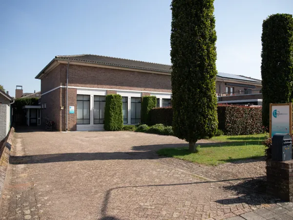 Buitenaanzicht tandartspraktijk Mondzorg Schaijk gebouw