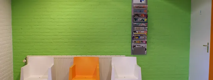 Comfortabele wachtkamer met stoelen